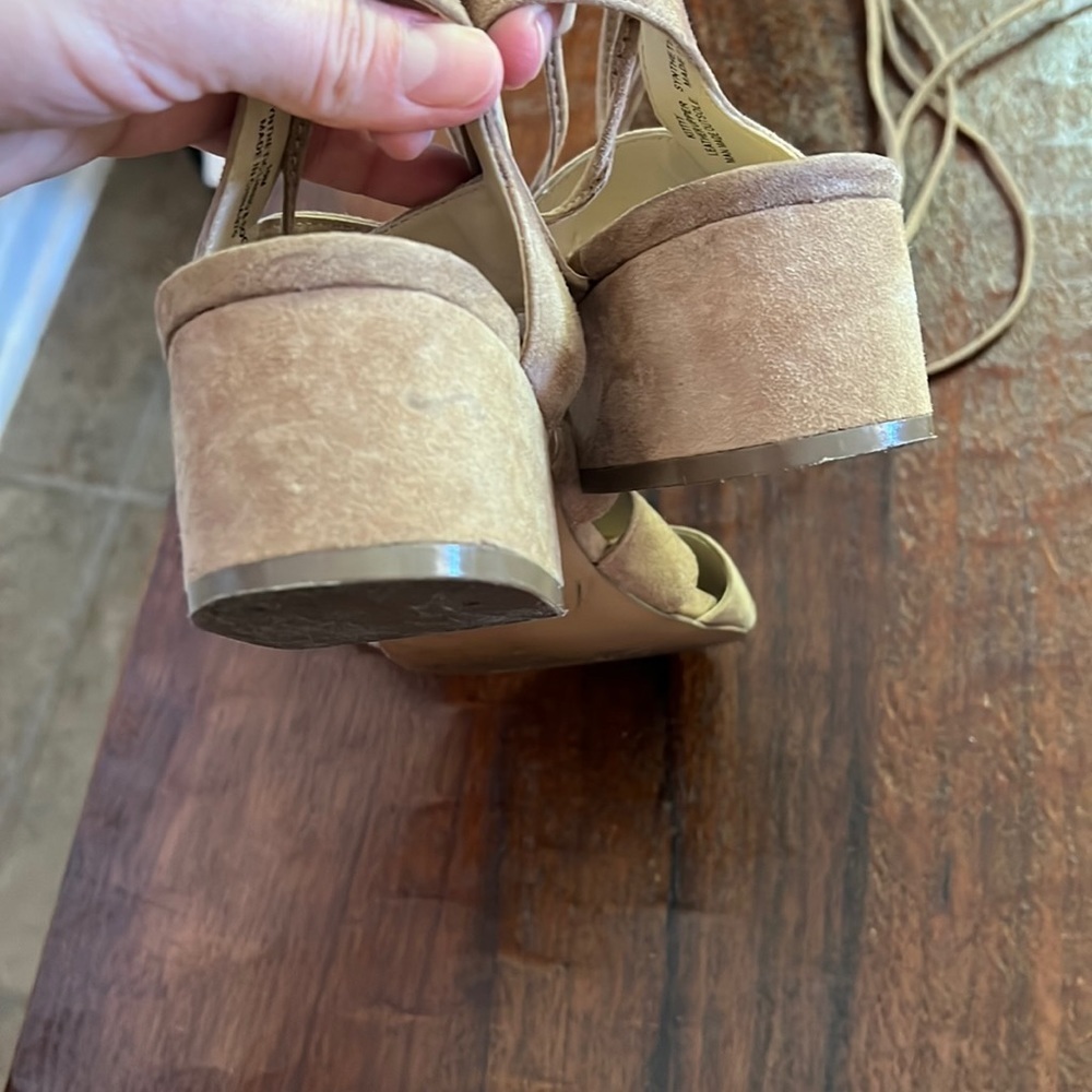Steve Madden Kittyy Heel in Sand Suede. Sz 10. EUC - Picture 6 of 7